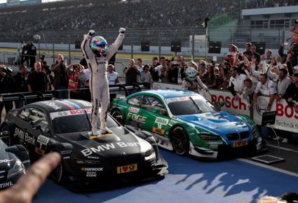 فريق  BMW Motorsportلرياضة السيارات يحتفل بثنائية سباقات الماسترز الألمانية DTM